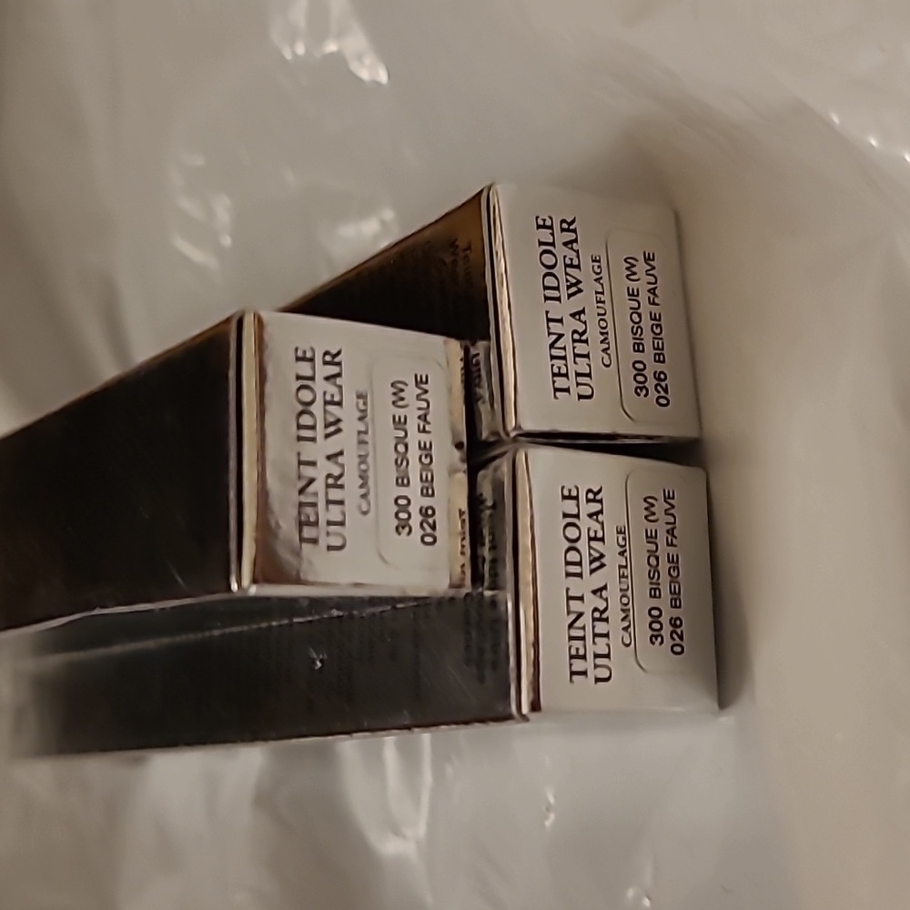 High coverage concealer - Picture 3 of 3